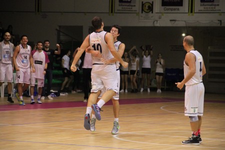 Benjamin Hue a offert la victoire à son équipe au rebond offensif (photo : Guillaume Poumarede)